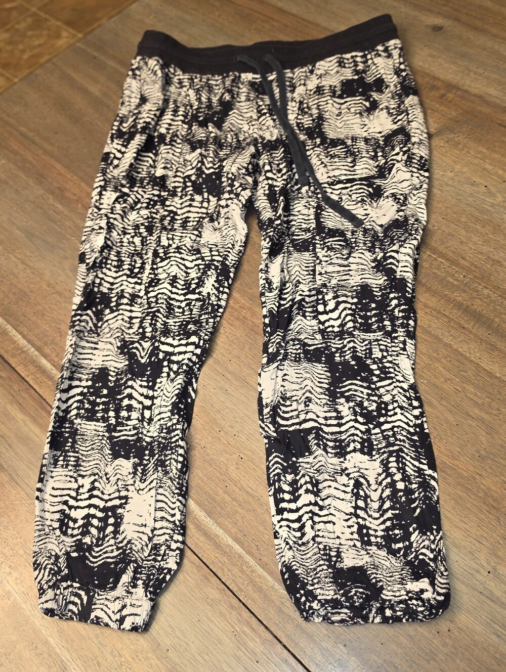 RVCA Black and White Patterned Capris